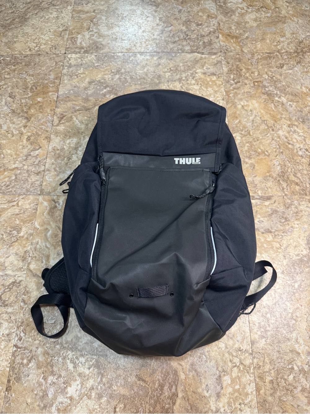 Thule Sweden Black Men's Urban Daypack with Front Zip Panel